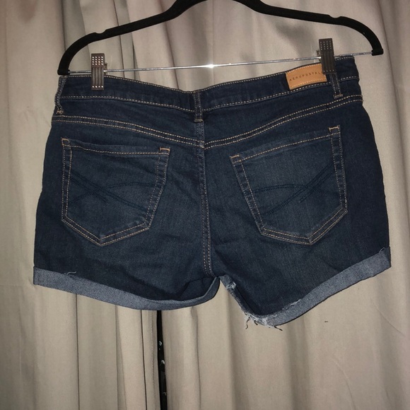 Barely worn Aeropostale “Midi” jean shorts - Picture 3 of 3